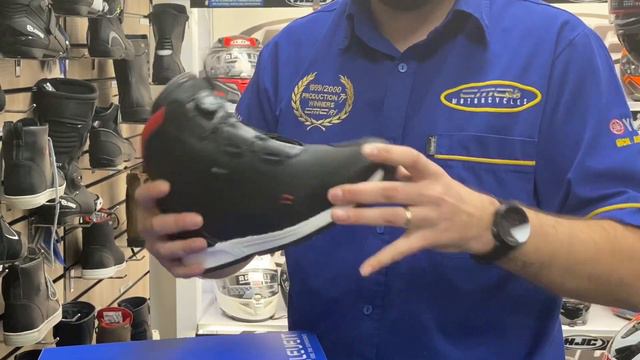 CMC MOTORCYCLES GIVE AWAY!!!!!! Eleveit Versus Motorcycle Boots смотреть онлайн