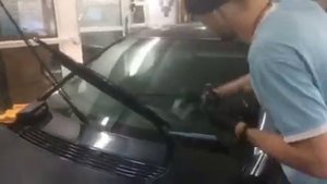 Нанесение нанопокрытия жидкое стекло на лобовое стекло автомобиля