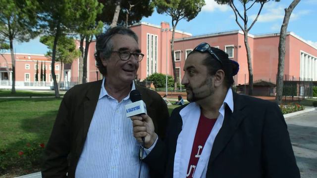 Neri Parenti saluta i fans nel web con Il Salutatore смотреть онлайн