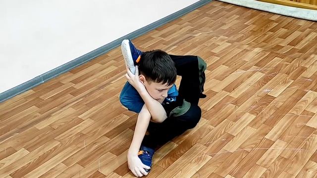 B-boy Niaz (Нияз) Physics Creation crew. смотреть онлайн