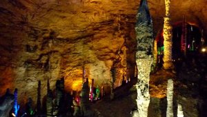 Huanglong Cave, Zhangjiajie, China. // Пещера Жёлтого дракона, природный парк Чжанцзяцзе, Китай.