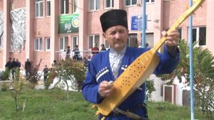 АВАРСКИЙ ПАНДУР ПОЁТ ОМАР ТАХИЕВ