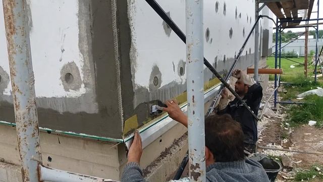 Система Ceresit, установка капельника с сеткой в клей Ceresit CT 85 смотреть онлайн