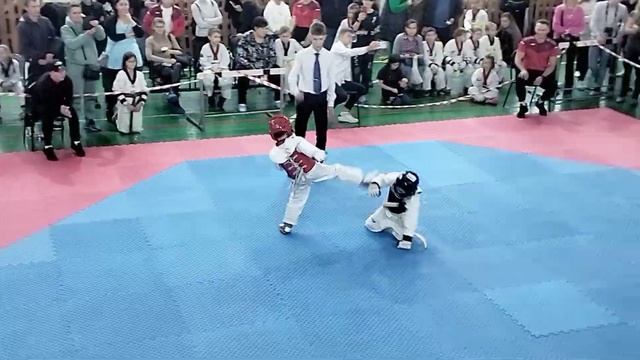 Липецк. Пламя. Соревнования по тхэквондо. Одна из встреч младшей группы. смотреть онлайн