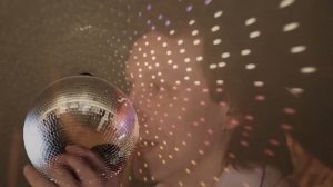 =2 песни Джо Дассена исполняет С Манушин=