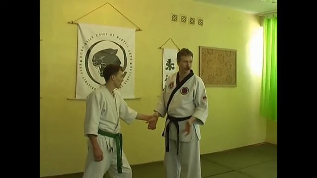 Болевые приемы в Кёнгму Хапкидо. Болевой на локоть обхватом. (Разбор вариантов) смотреть онлайн