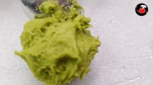 Перемешайте мята с сахаром.