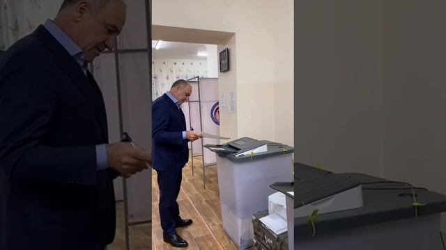 Глава КЧР проголосовал на выборах городской Думы Черкесска