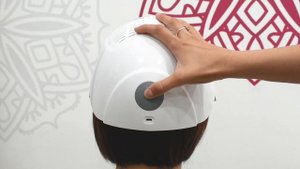 Видеообзор на шлем с диодным лазером для роста волос SD LH01