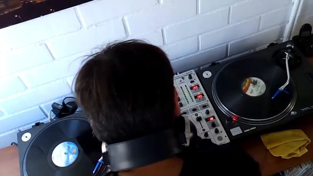 Que sera de mi vida Gibson Brothers/You make me feel Sylvester смотреть онлайн