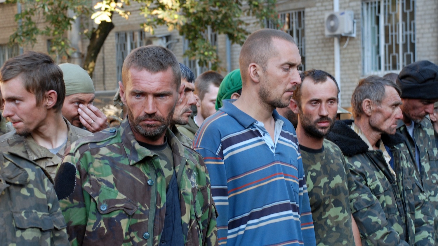 Как ВСУ в Старобешево сдавались «на бис»