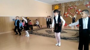 Молдавский танец.Дет.сад "Солнышко",город Атаки