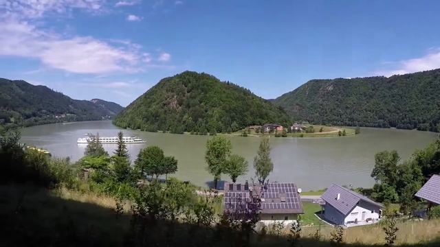 DANUBE UPPER AUSTRIA FROM PASSAU TO SCHLÖGEN смотреть онлайн