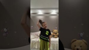 Танец под песню «НЕ УПОМИНАЙ БРУНО»