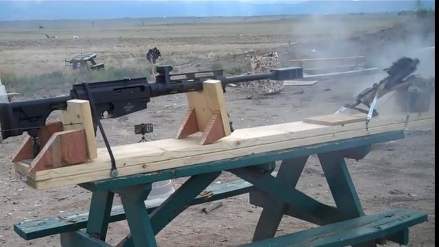 Выстрел .50 BMG внутрь ствола пистолетного калибра | Перевод Zёбры смотреть онлайн