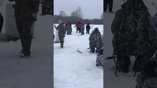 Второе зарыбление форели, форелевая рыбалка РК «Фишка» Петряиха