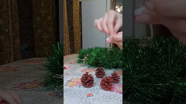 Делаем Новогодний венок!!! Очень быстро и легко. смотреть онлайн
