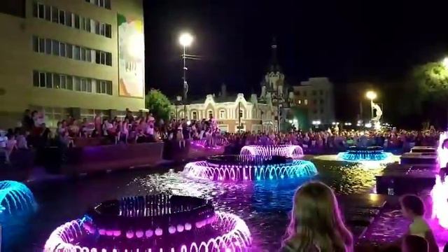 Саратов. Фонтан 'Мелодия'. Композиция 3 смотреть онлайн