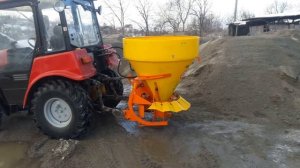 Навесные разбрасыватели песка PS250M