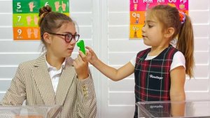 Мия изучает животных фермы и диких животных | Обучающее видео для детей | Настя Артём Мия