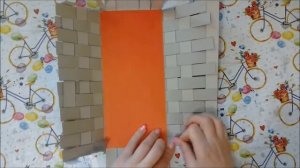 Как сплести корзину из бумаги. Плетеная корзина на пасху.