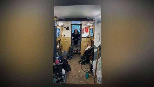 Семье не хватало на квартиру и они купили ржавую БАРЖУ. Через полгода соседи зашли в гости и ... ! смотреть онлайн