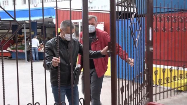 В Ростове закрыли две продовольственные ярмарки из-за несоблюдения эпидрежима смотреть онлайн