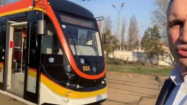 Виталий Кличко рад трамваям "Татра-Юг" смотреть онлайн