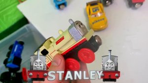 Clean up muddy minicars & disney car convoys! Thomas and Friends and Lightning McQueen