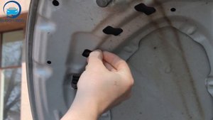 Установка амортизатора капота на Hyundai Aceent4 / Хёнде Акцент 4