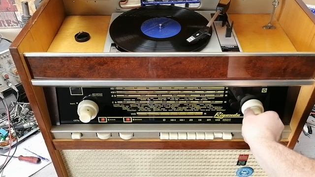 Реставрация на радио Ригонда  укв   FM 87-108 MHZ и смяна на доза игла грамофон смотреть онлайн