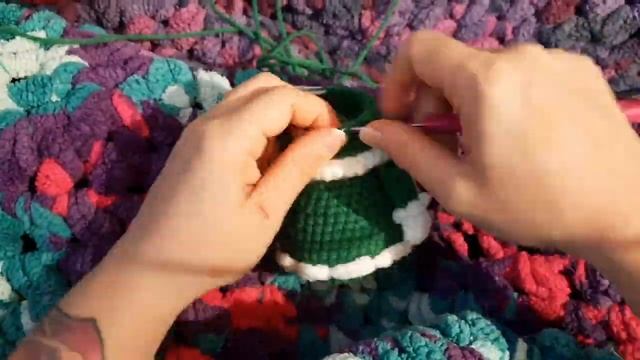 Різдв"яний гном в"язаний крючком 3 частина - шапка смотреть онлайн