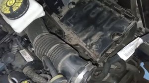 Замена аккумулятора на Пежо 408.