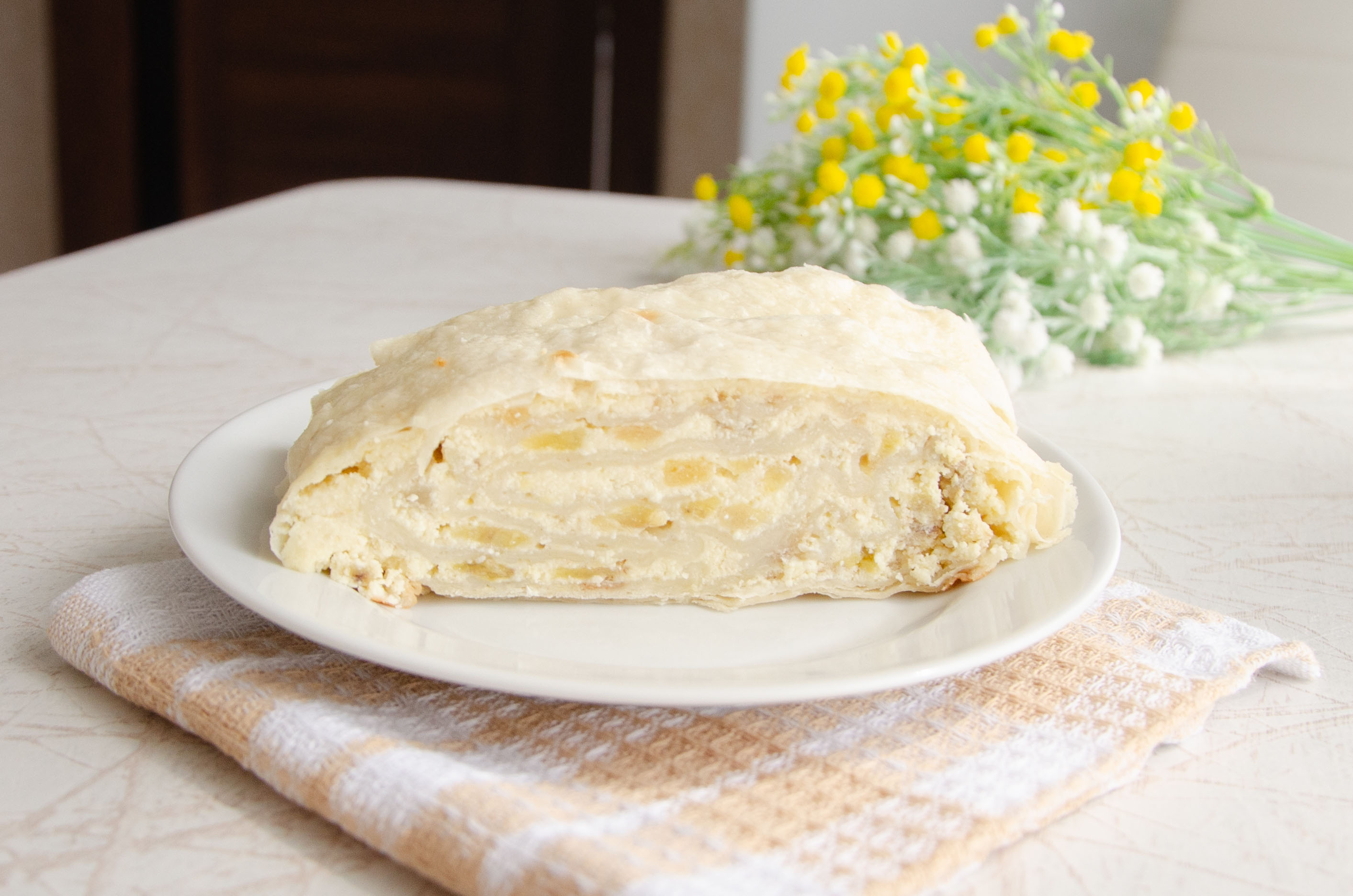 Лаваш с творогом и бананом в духовке