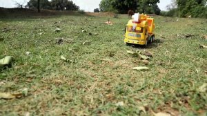 Авторикша против самосвала