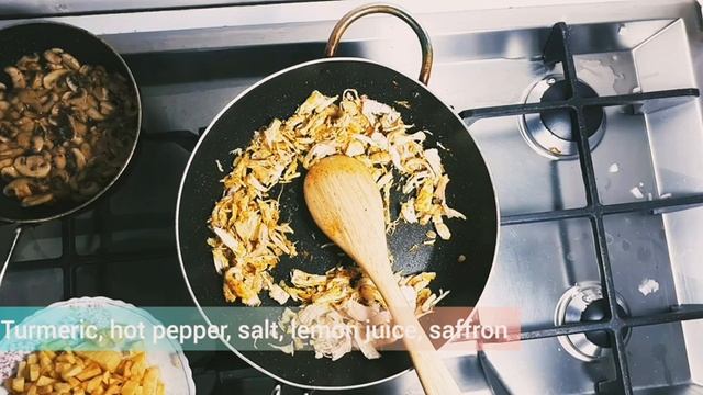 پیراشکی مرغ و قارچ | Chicken and Fungus dumplings | Пельмени с курицей и грибами#food#Gyoza
