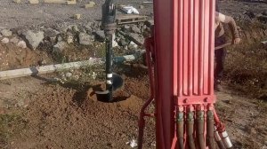 Бурение лунок под забор, мини экскаватором. d400