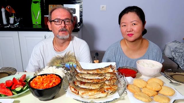 Анекдот У палаты очень богатого человека родственники спрашивают доктора смотреть онлайн