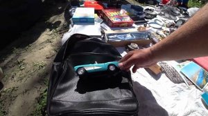 Местная барахолка огромный выбор  вещей из прошлого