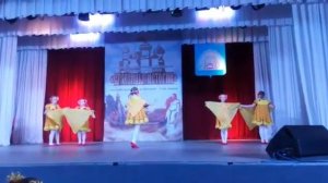 Танцевальный коллектив "Ягодки" - Танец "Веселые платочки"