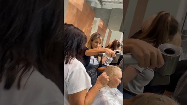 Мастер-класс по окрашиванию и восстановлению волос в бьюти-коворкинге CUTEAM #бьютиковоркинг #бьюти смотреть онлайн