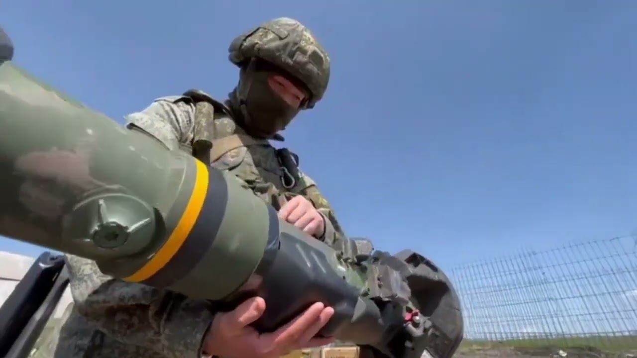 ВС России захватили на складе ВСУ около тысячи единиц вооружения смотреть онлайн