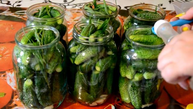 Самые вкусный и надежный рецепт маринованных огурцов !