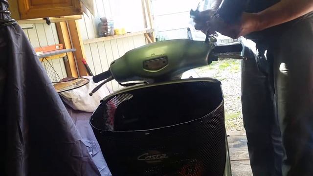 Устанавливаю ветровое стекло на Дио