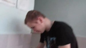 СКИНУЛ ТЕЛЕФОН С ЛЕСТНИЦЫ ВТОРОГО ЭТАЖА! ЧТО С НИМ СТАЛО ?