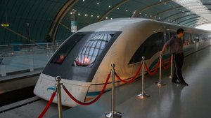 Китайцы придумали поезд будущего!