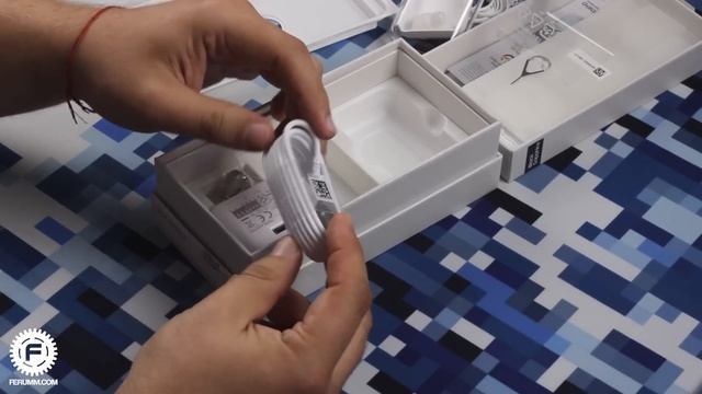 Samsung Galaxy Note 5 распаковка и первые впечатления. Первый опыт покупок в США от FERUMM.COM смотреть онлайн