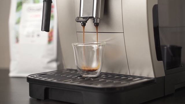 Delonghi Magnifica Start: Espresso [uncut recipe] смотреть онлайн