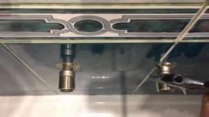 Как поменять старый смеситель для ванной на новый GROHE, с использованием сантехнической нити.