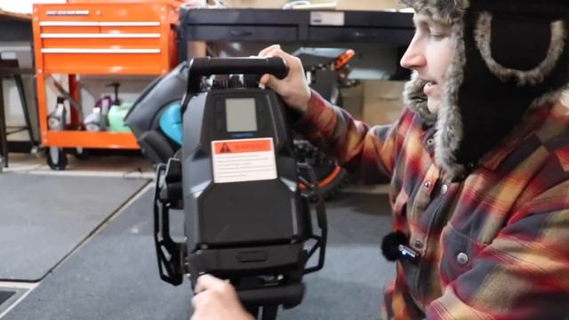 VETERAN LYNX (High Performance Electric Unicycle) UNBOXING First Reaction! смотреть онлайн